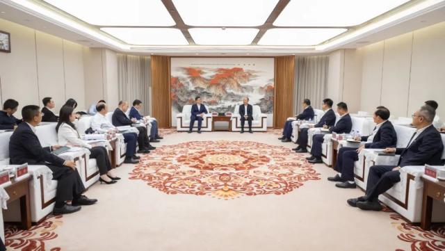 莫鼎革與廣州市委副書記、市長孫志洋舉行會談